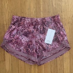 Athleta printed mesh racer run short 4”